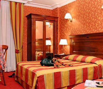 Elysees Niel Hotel 3*