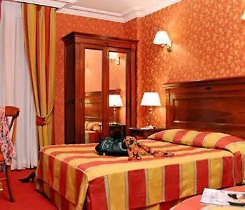 Elysees Niel Hotel 3*