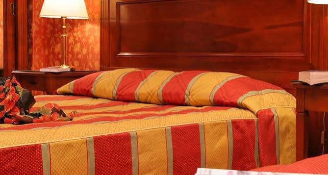 Elysees Niel Hotel